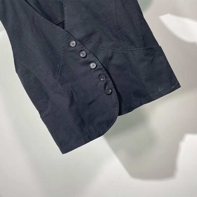 Рисунок 5 - Мужская куртка без рукавов Новинка