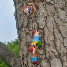 Unique Garden Sculpture Cartoon Dwarf Climbing Tree Hanging Ornaments Lovely Tree Ornament Garden Gnome Yard Art Decoration New