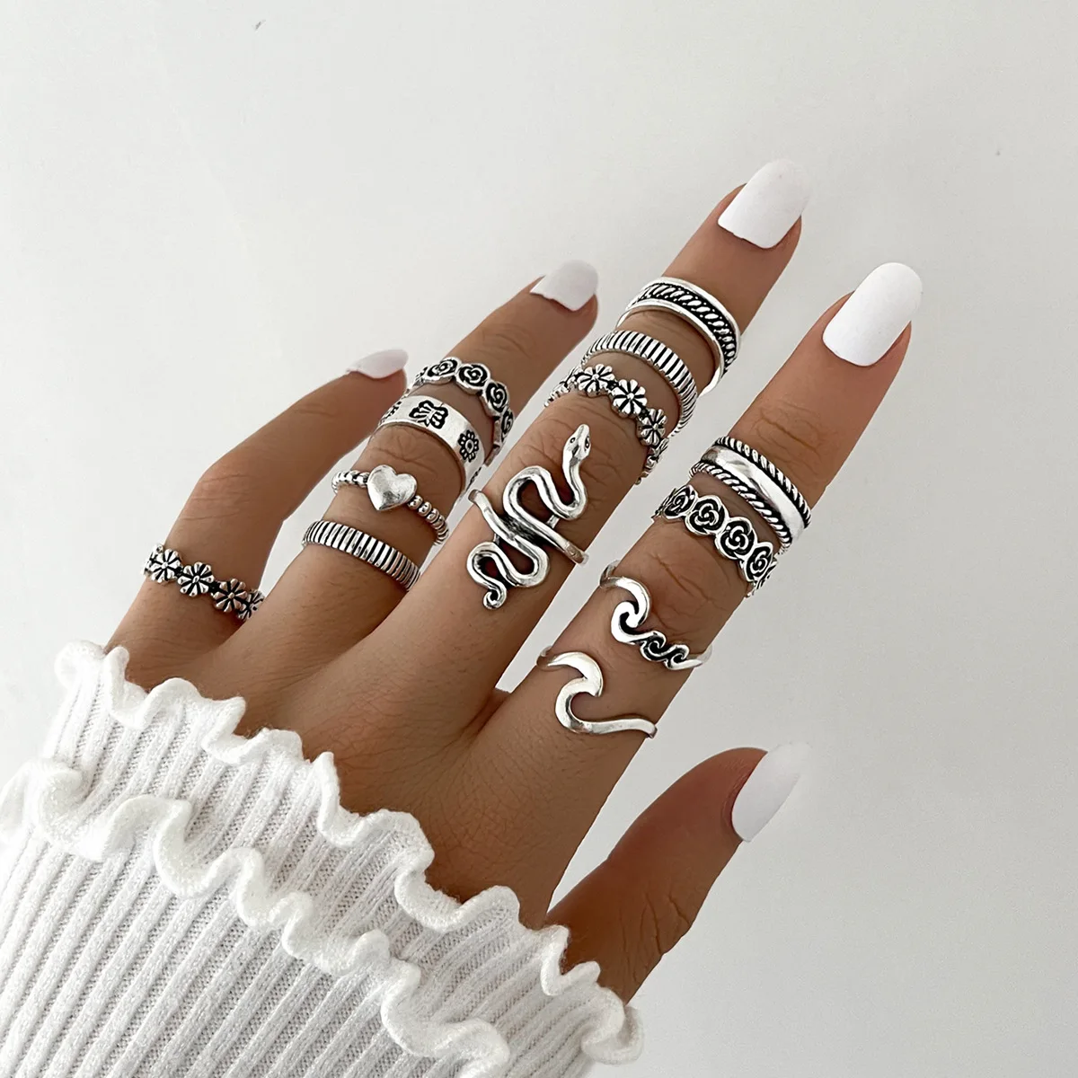Ring Set HI MAN 13 Pcs/Set European Mixed Snake Flower Butterfly Heart Irregular Arc Ring Women Creative All-Match Jewelry