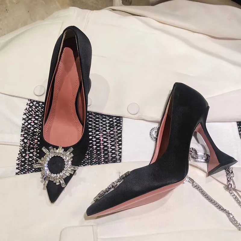Значок с кристаллом, украшенный, острый носок, высокий каблук, формальная женская обувь для вечеринок, женские классические туфли-лодочки, необычная обувь на каблуке размера плюс - Цвет: satin black