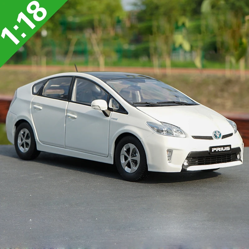 1:18 Toyota PRIUS Гибридный сплав модель автомобиля статические металлические модельные автомобили оригинальная коробка для подарков коллекция - Цвет: Белый