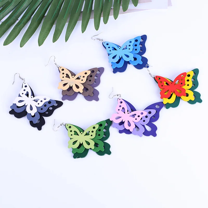 8892865975_692893102