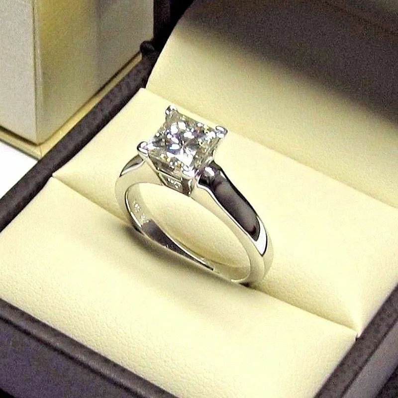 

Luxury Crystal Female Zircon Wedding Ring Fashion Silver Color Jewelry Promise Love Engagement Rings For women Gifts Z4M383