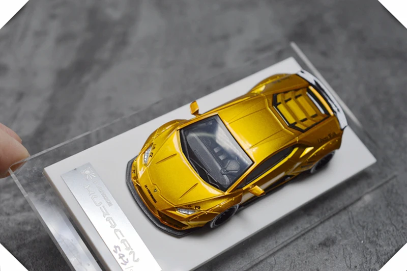 Смола Золото 1: 64 весы LP610 LB Refit модель автомобиля статическое состояние