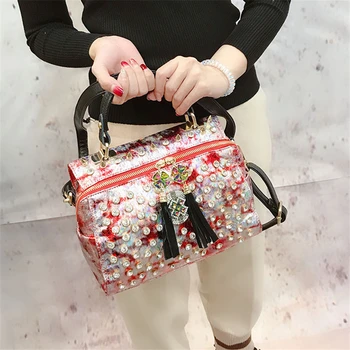 

Women Totes Rivets Shoulder Bags Luxury Crystal Red Tassel Women Leather Punk Handbags 2020 New Ladies Fashion Crossbody Bags