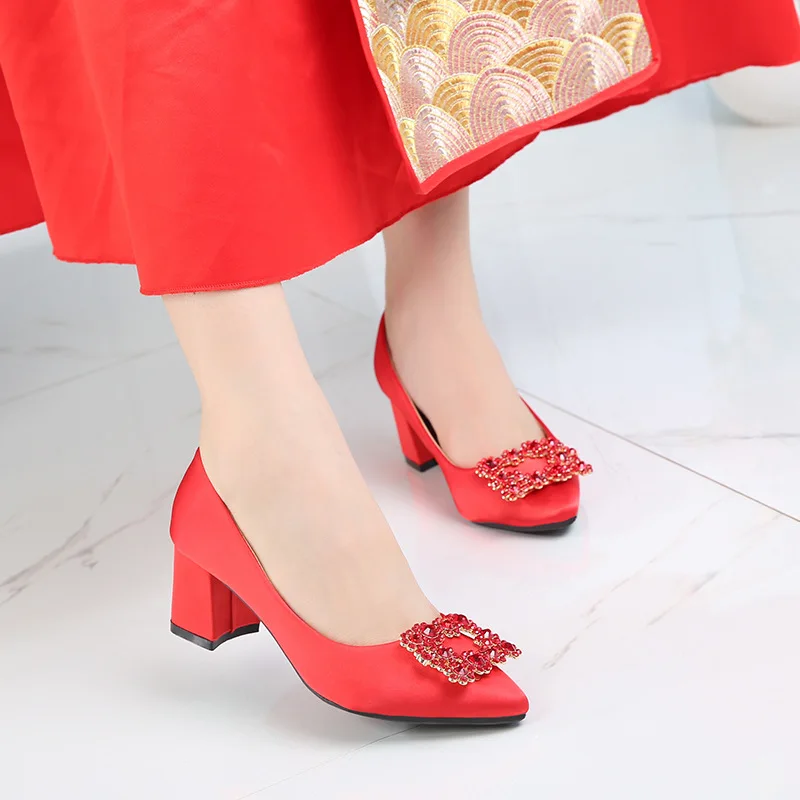 

Chinese Style Marriage Shoes Man-made Diamond Chunky High Heel Pointed Xiu Shoes Bridal Shoes Wedding Shoes Red Shoes Cheongsam