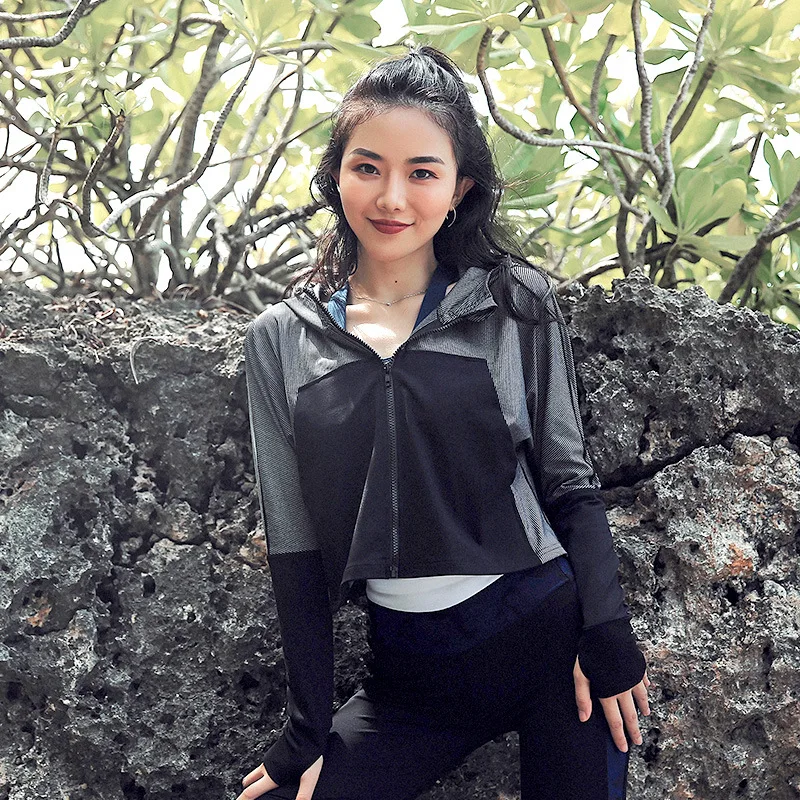 

2019 New Women's Sports Jacket Hooded Yoga Clothes Women's Long-sleeved Sweater Sexy Zipper Running Shirt