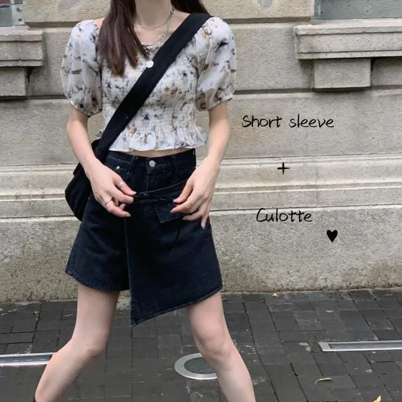 Рисунок 2 - Женский костюм из двух предметов