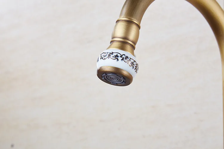 Single Cold Faucet Antique Brushed Brass Tap Basin Sink Faucet 360 Swivel Kitchen Water Crane