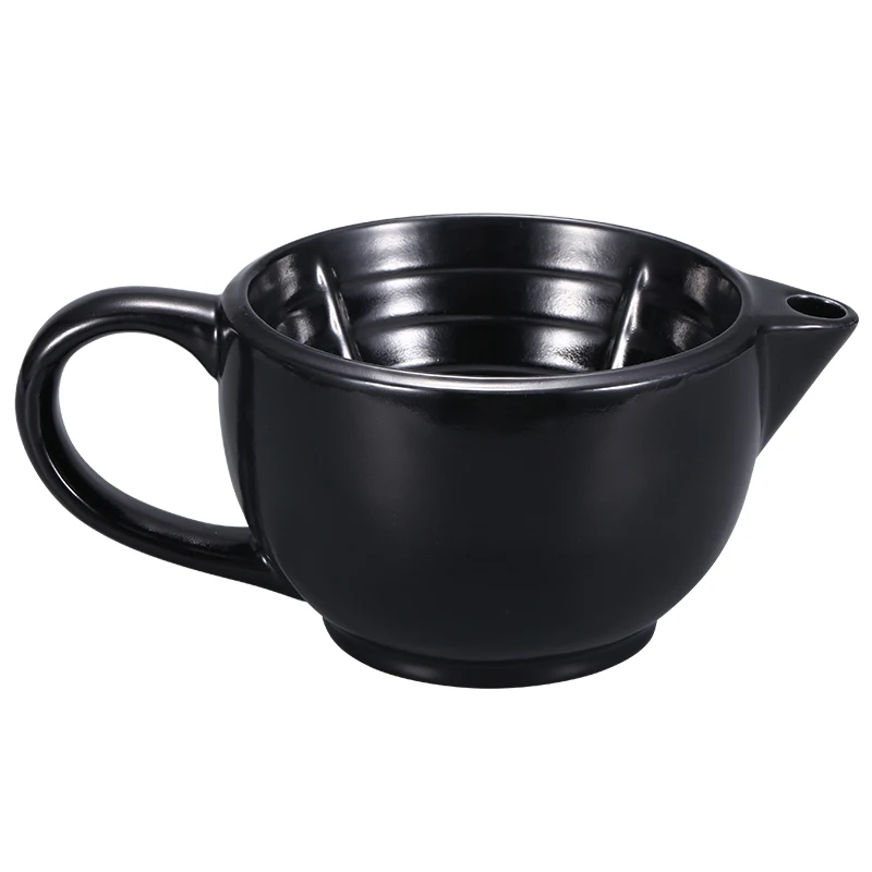 Lâmina de barbear scuttle caneca cheia água