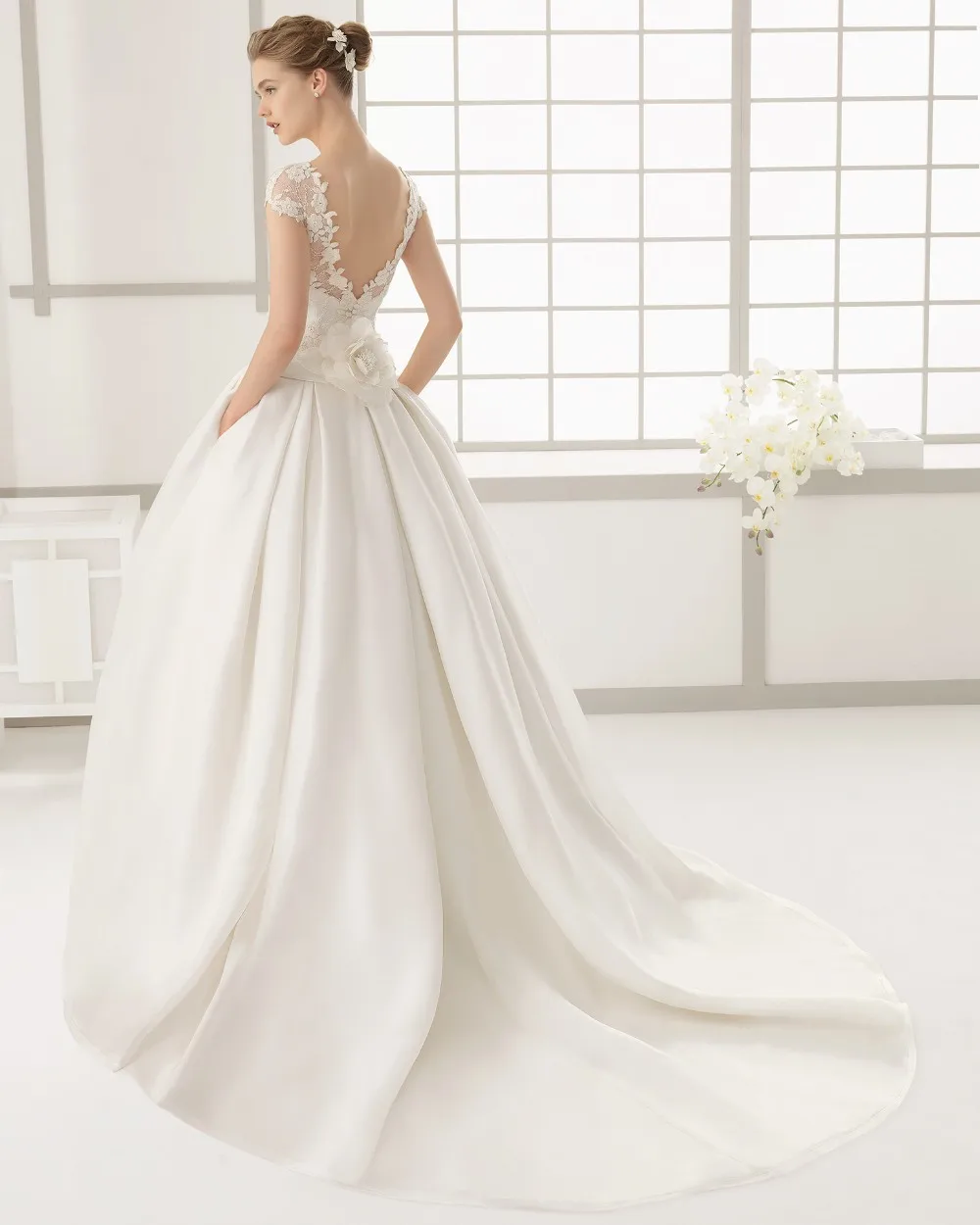 Vestidos de novia New Arrival Boat Neck Short Sleeves A-Line Chapel Train Lace Satin Long Wedding Dress With Pocket