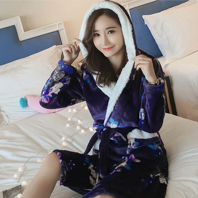 Winter Bathrobe Women Pajamas Bath Flannel Warm lingerie Robe Sleepwear Womens Robes Coral Velvet Nightgowns Girl Home Clothing
