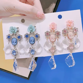 

Korean retro Baroque acrylic portrait flower transparent ice crystal pendant earrings hypoallergenic earrings
