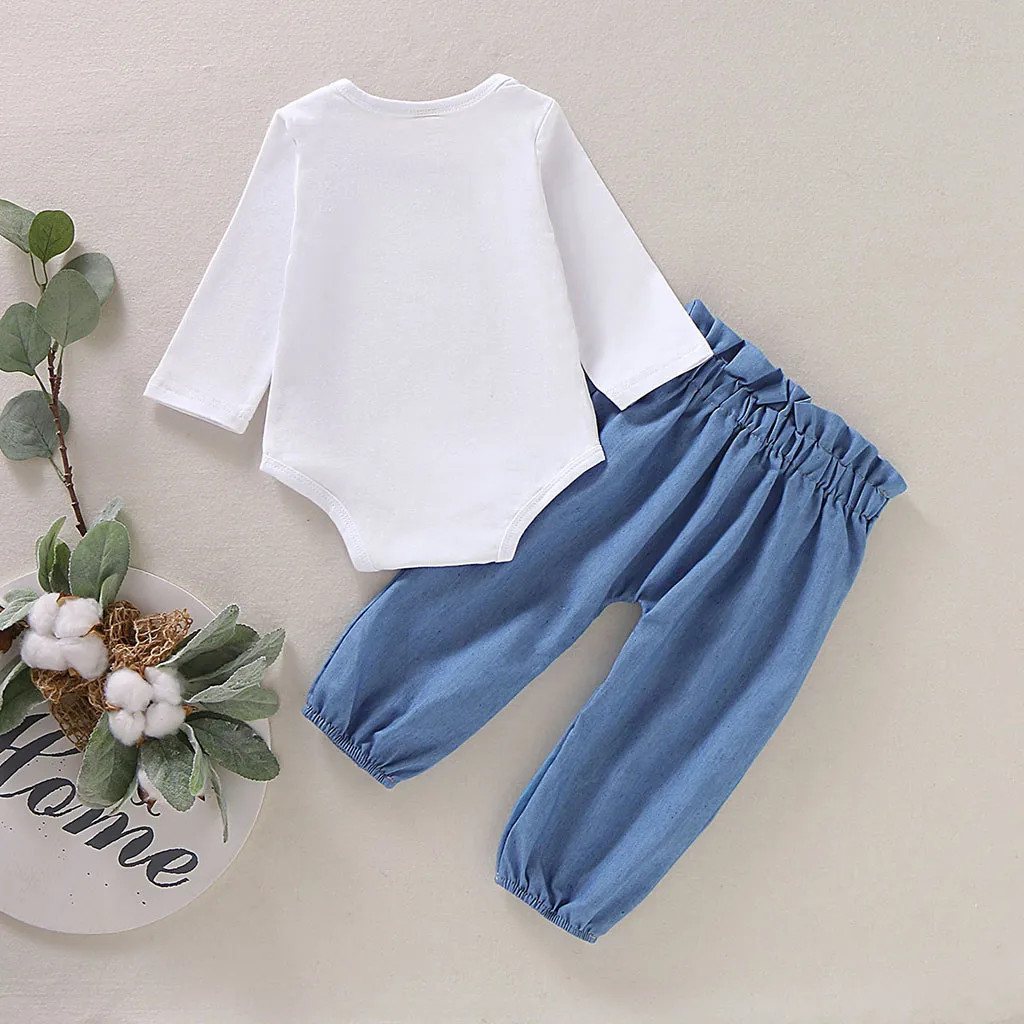 Осенняя одежда для новорожденных девочек; комбинезон с буквенным принтом для маленьких девочек; боди+ джинсы с бантом; комплект со штанами