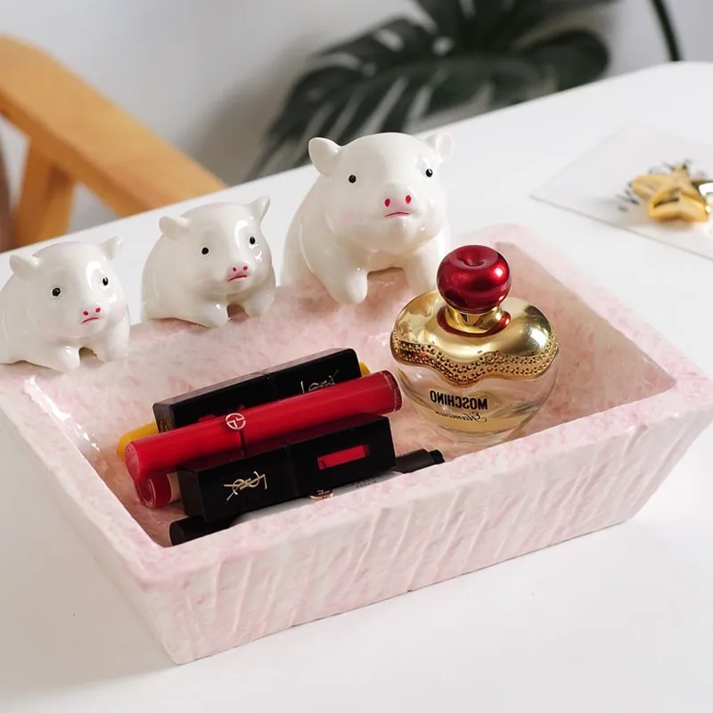 Nordic Pig Storage Baskets Statue Remote Control Storage Box Resin Adorkable Animal Sculpture Home Decoration Accessories R2539