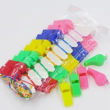 Прямые продажи от производителя, цветные пластиковые свистки для детей, игрушки для фанатов игр, рефери, свистки, шнурки, аксессуары