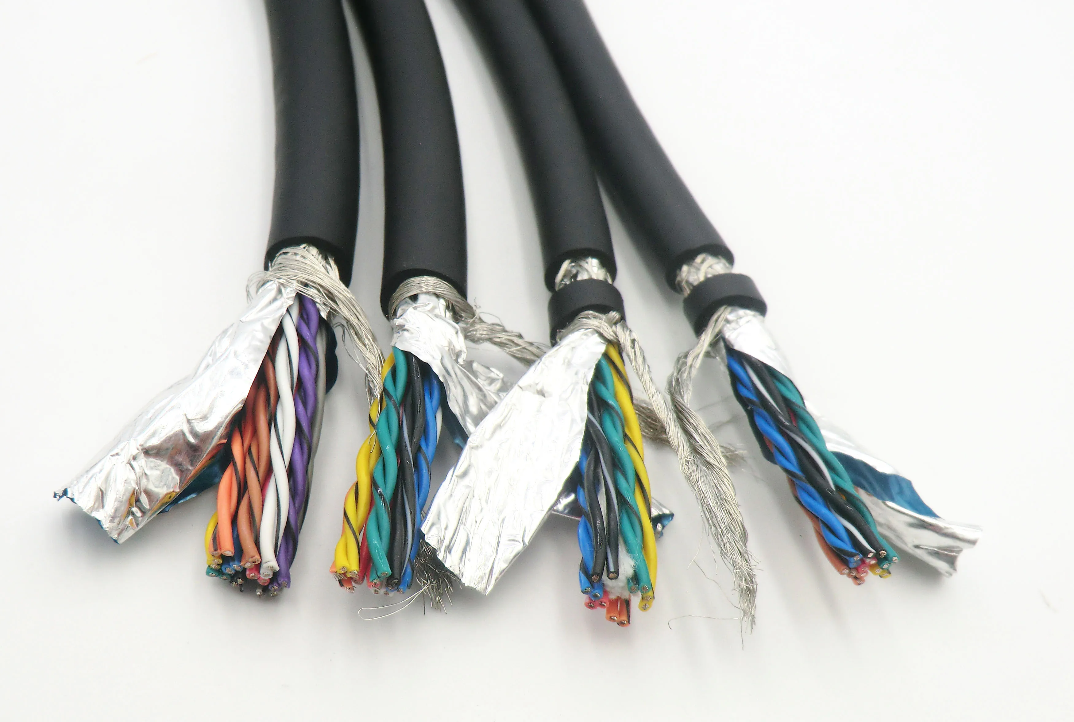 8 пар экранированный. 8 пар экранированный. 8 пар экранированный. Кабель utp 4х2х0. Бухта витая пара 5е 305м.