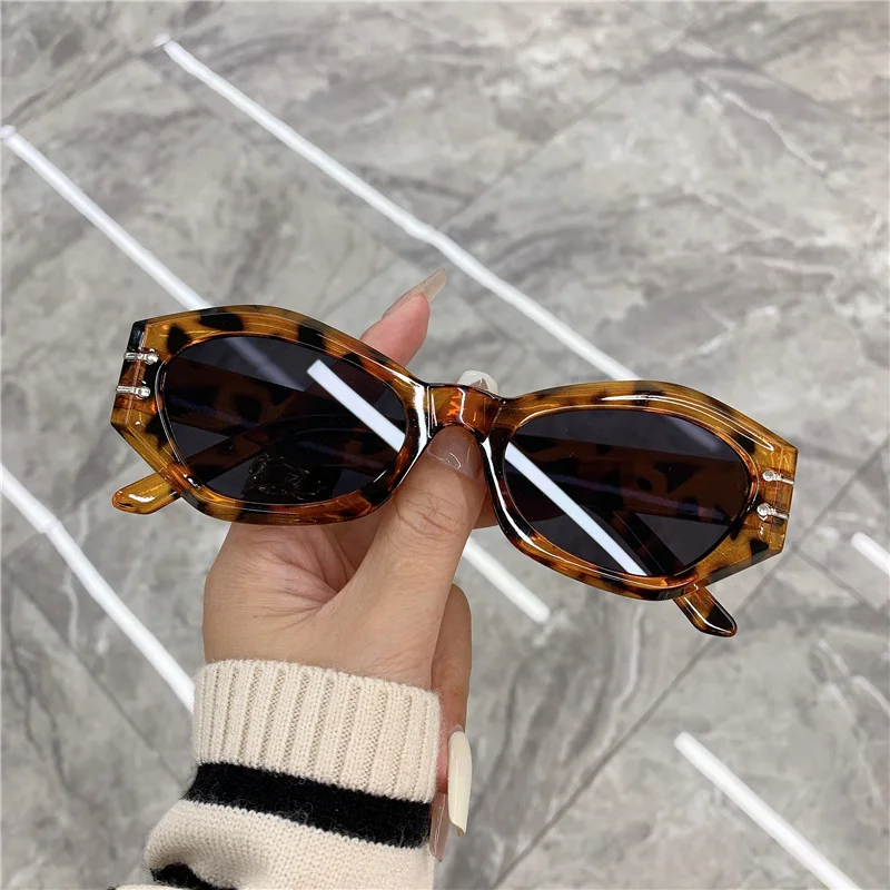 KAMMPT Cateye Vintage Sunglasses For Women Retro Fashion Cat Eye Sun Glasses Anti-UV Travel Fishing Eyewear Oculos De Sol UV400 cute sunglasses Sunglasses