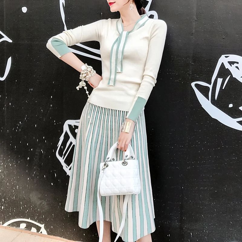 

Autumn winter two piece set Women Sweater Pullover + Pleated skirt 2 piece set shiny Knitted midi dress Slim sweater suit Dx018