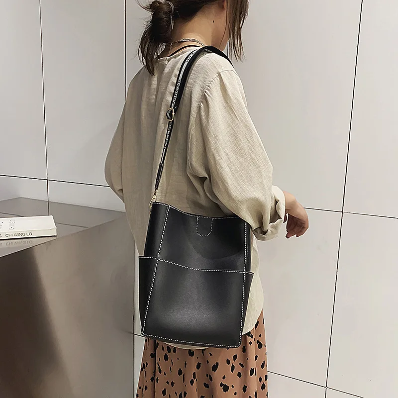

Simple Women 2019 New Fashion Summer Large Capacity One-shoulder Bucket Handbag Korean Hand-held Slant Belt Bag
