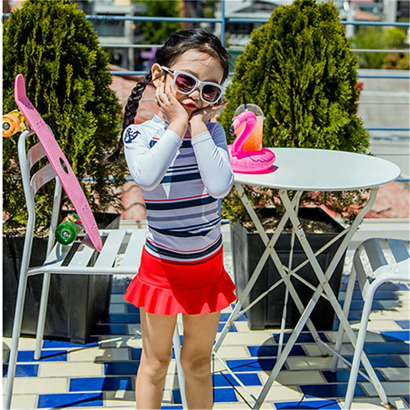Новая модель купального костюма из двух предметов для девочек 2-8 лет, детский купальный костюм в полоску с длинными рукавами, одежда для купания, купальные костюмы для девочек, красный, Рашгард