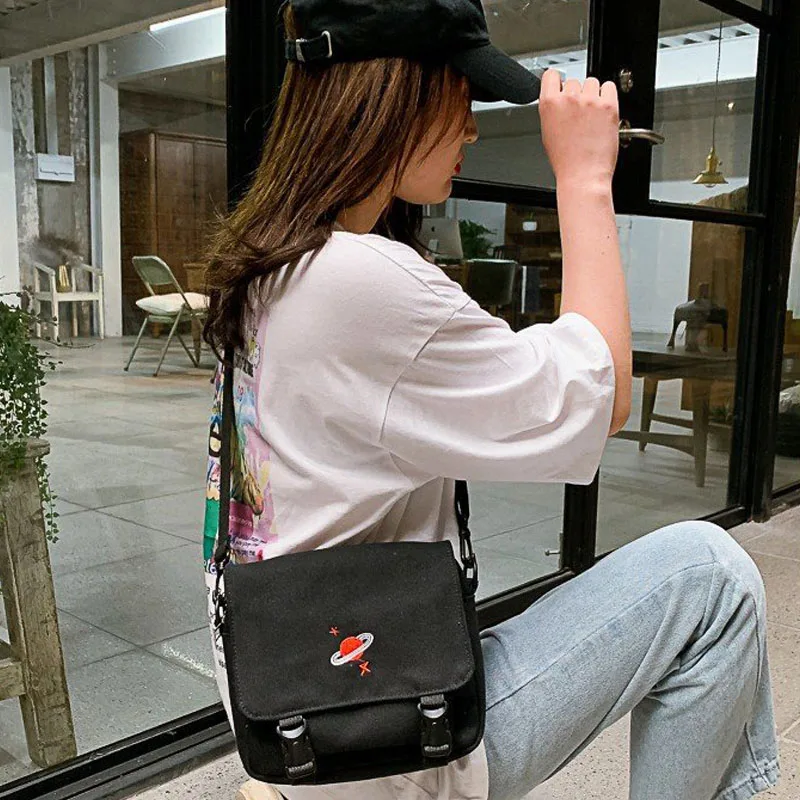 

Canvas Cross Shoulder Bag Women Embroidery Planet Messenger Bag Hasp Creative Cartoon Shoulder Bags Universe Messenger Bags