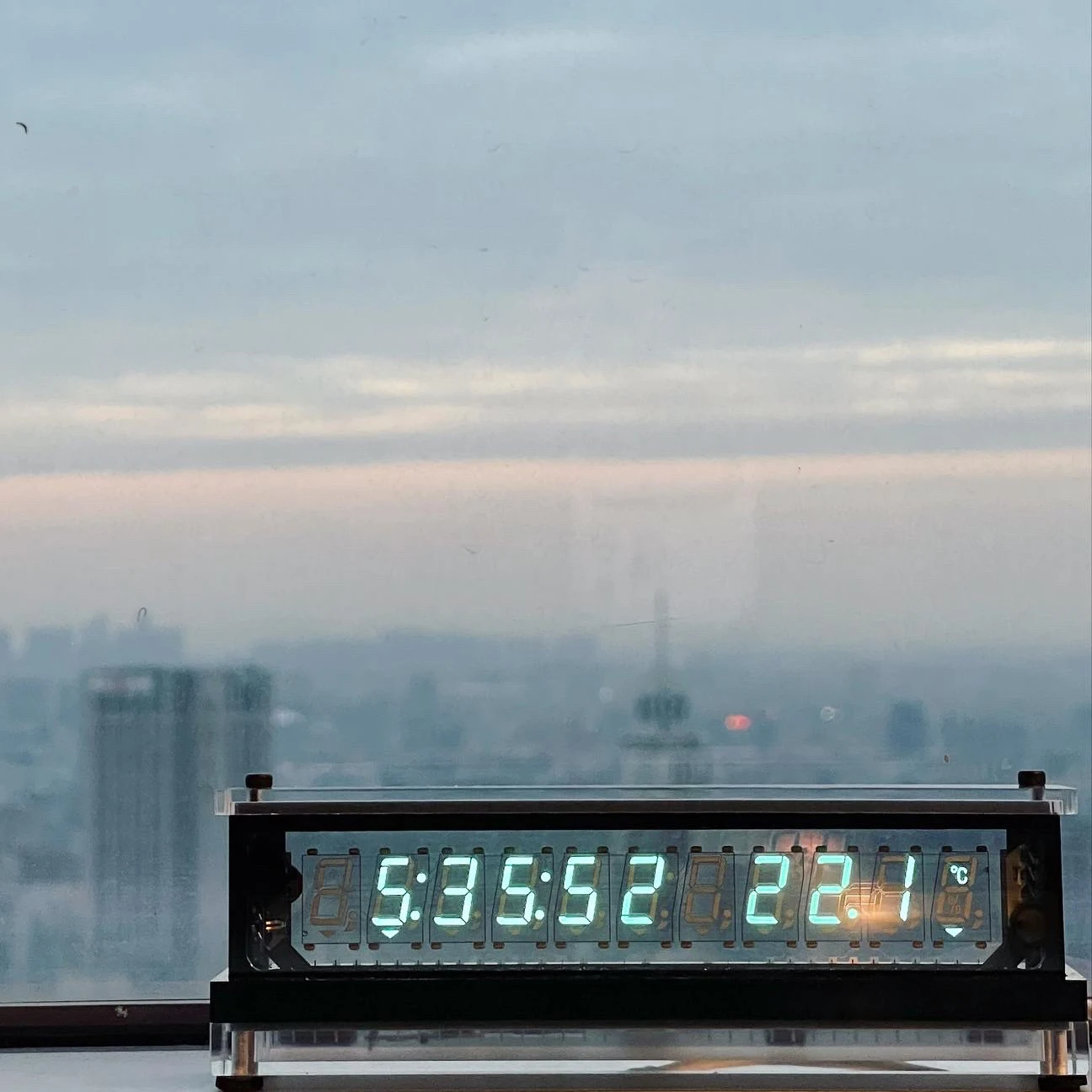 VFD screen clock DS3231 wireless monitoring of temperature and humidity memory time multi-mode programmable creative gifts