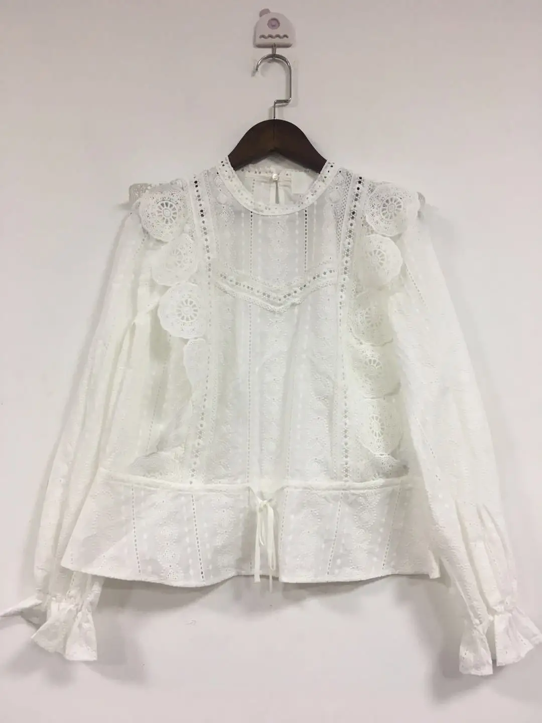 

Women Shirt 2020 Spring and Summer New Solid Color Round Neck Court Style Embroidered Retro Long-sleeved Shirt Women