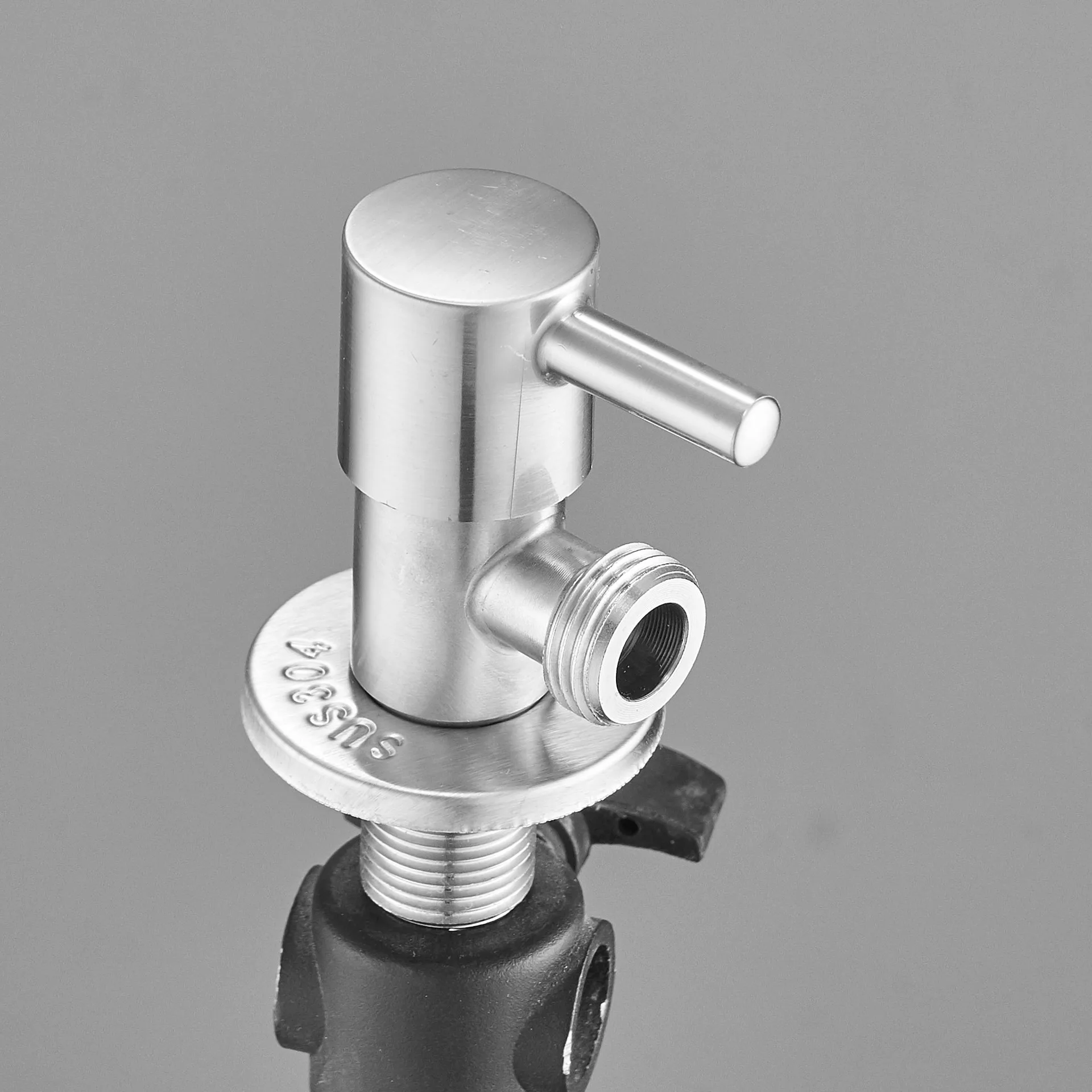 От производителя 304 треугольный клапан гаечный ключ из нержавеющей стали горячей и холодной воды треугольный клапан один в два удлиненных переключателя