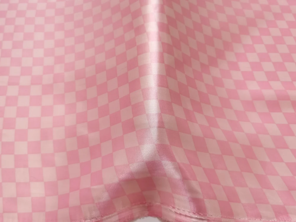 1 Meter x 1,48 Meter Schachbrettmuster Satinstoff Geometrisches Seidiges Charmeuse-Material für Schal, Kleid, Futter, Nähen, DIY – Detail 14