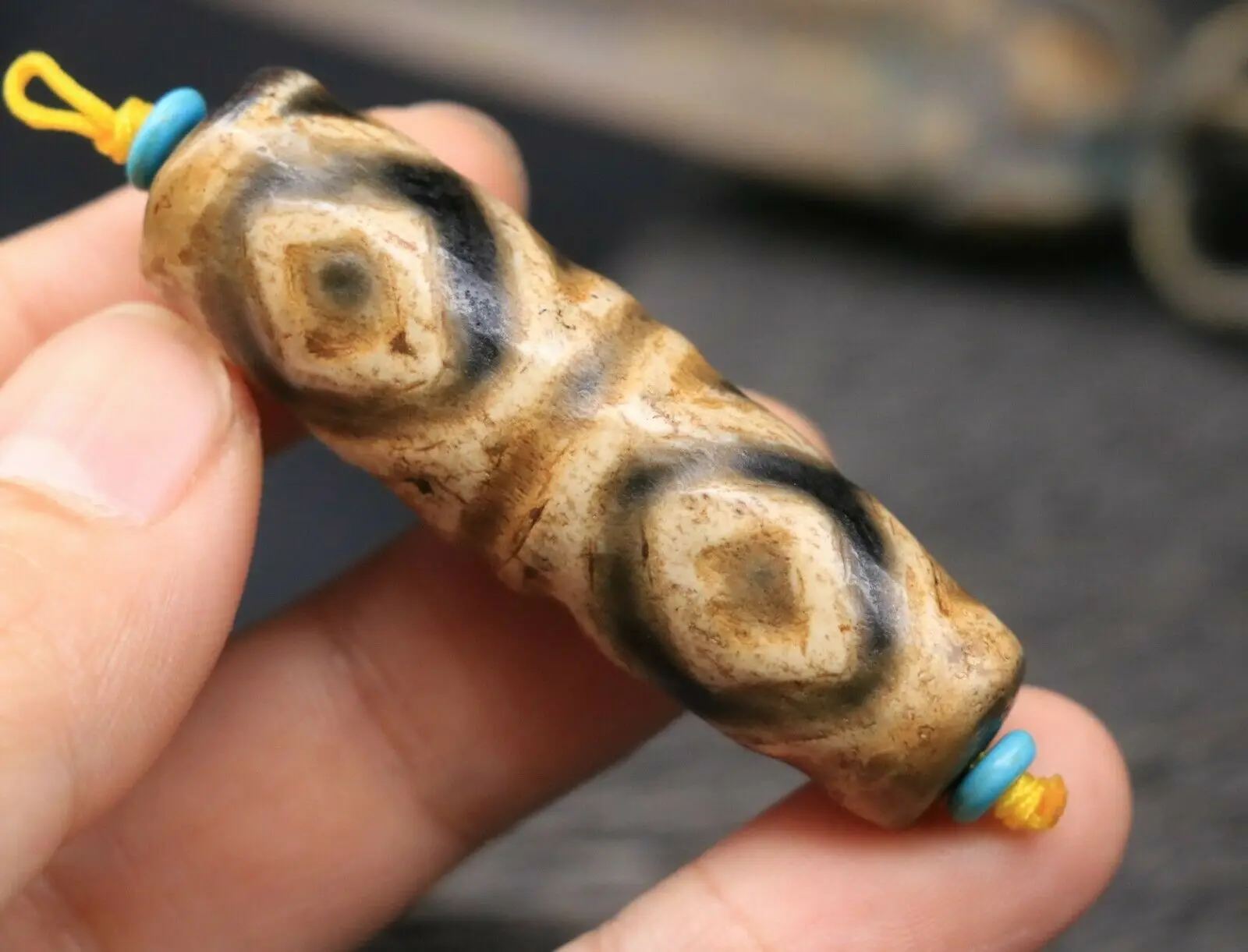 

Treasure Magic LKbrother Magic Power Tibetan Old Agate 4 Diamond Eye Peak Vein Etched dZi Bead Pendant