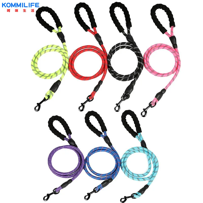 

Nylon Dog Leash Reflective Dog Leash 1.5M Long with Comfortable Padded Handle Durable Pet Reflective Pet Traction Rope