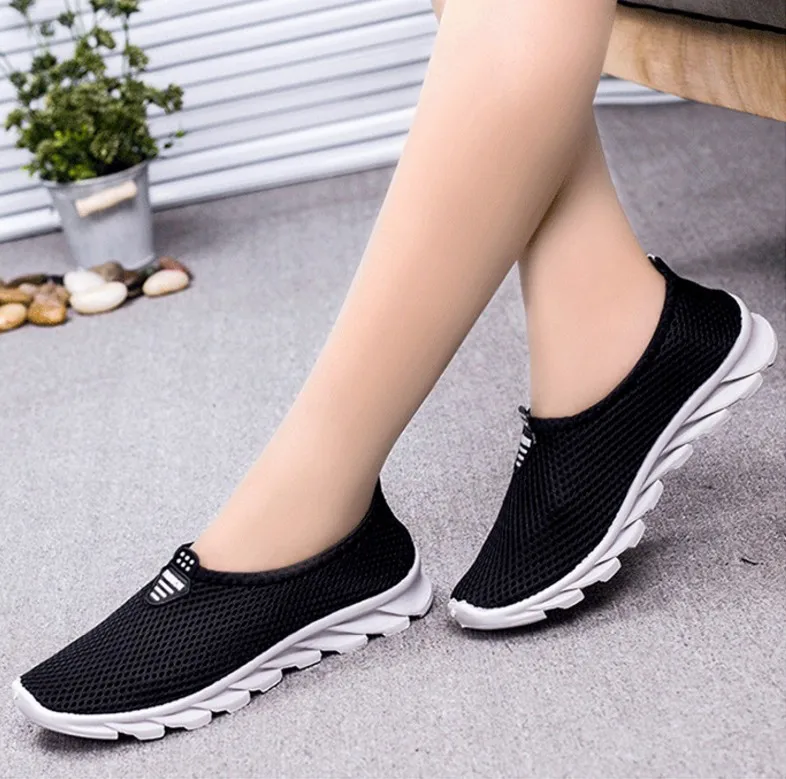 Hot Selling Female flat Shoes: Tenis Feminino Casual Mesh Walking Shoes With Soft Soles For Women's Beach Shoes