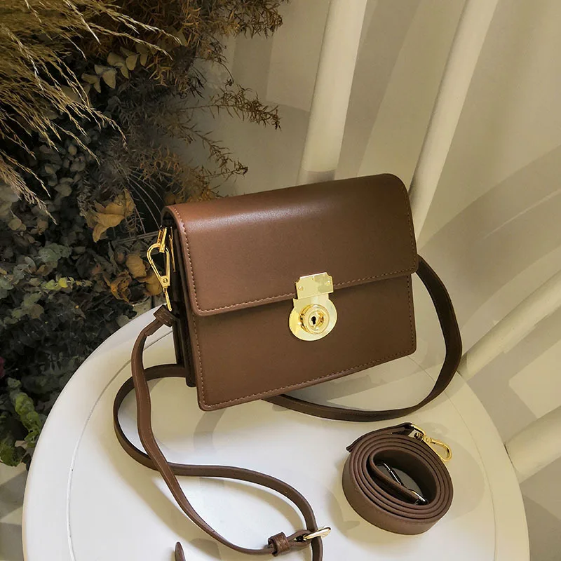 

Buckle small square bag women 2019 new simple retro postman bag double shoulder with a versatile One Shoulder Messenger Bag