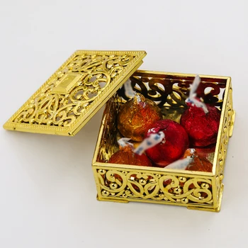 

12pcs Creative Plastic Hollow Square Mini Candy Box Handicrafts Wedding Party