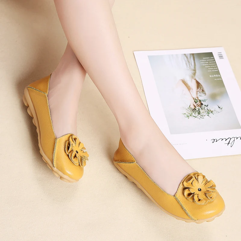 

AADIMI Autumn New Arrival Genuine Leather Retro Women's Flats Loafers Shallow Slip On Floral Shoes Casual Large Size Women Shoes