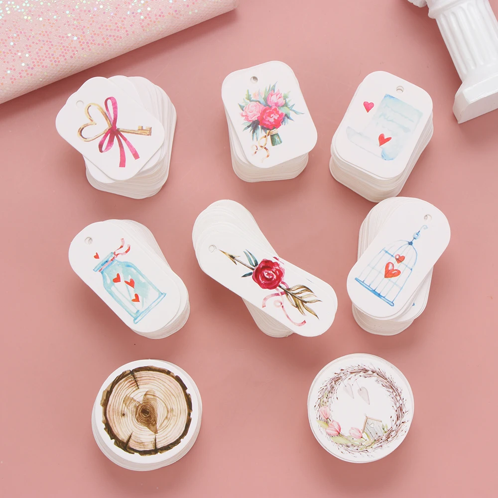 50pcs 새로운 꽃 종이 태그 파티 장식 화이트 선물 종이 교수형 태그 선물 상자 라운드 종이 카드 DIY 라벨 수제 의류 태그