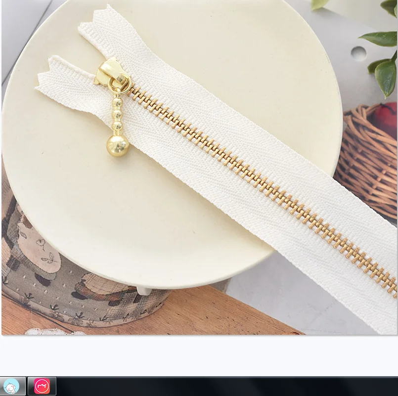 Set of 5 Gold Metal Zippers in Various Lengths for Sewing and Craft Projects