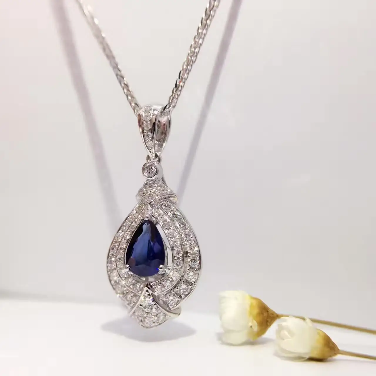 0.68ct+ 0.42ct 18K белое золото натуральный сапфир и кулон ожерелье с бриллиантами инкрустированные завод прямые поставки ювелирные изделия
