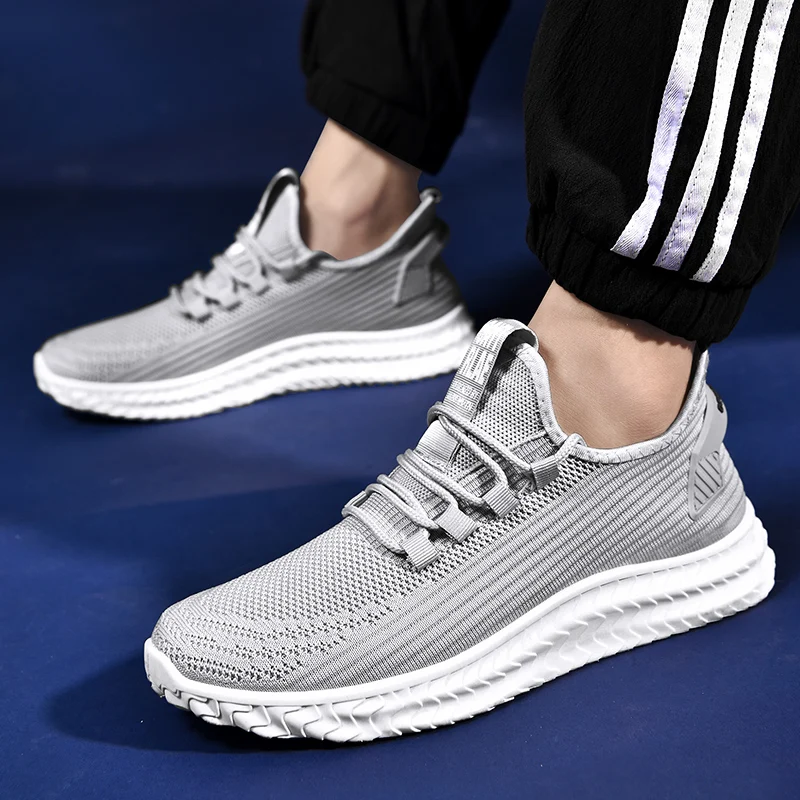 New Men Shoes Lightweight Comfortable Breathable Walking Sneakers Men Casual Shoes Lace-Up Shoes Tenis Feminino Zapatos