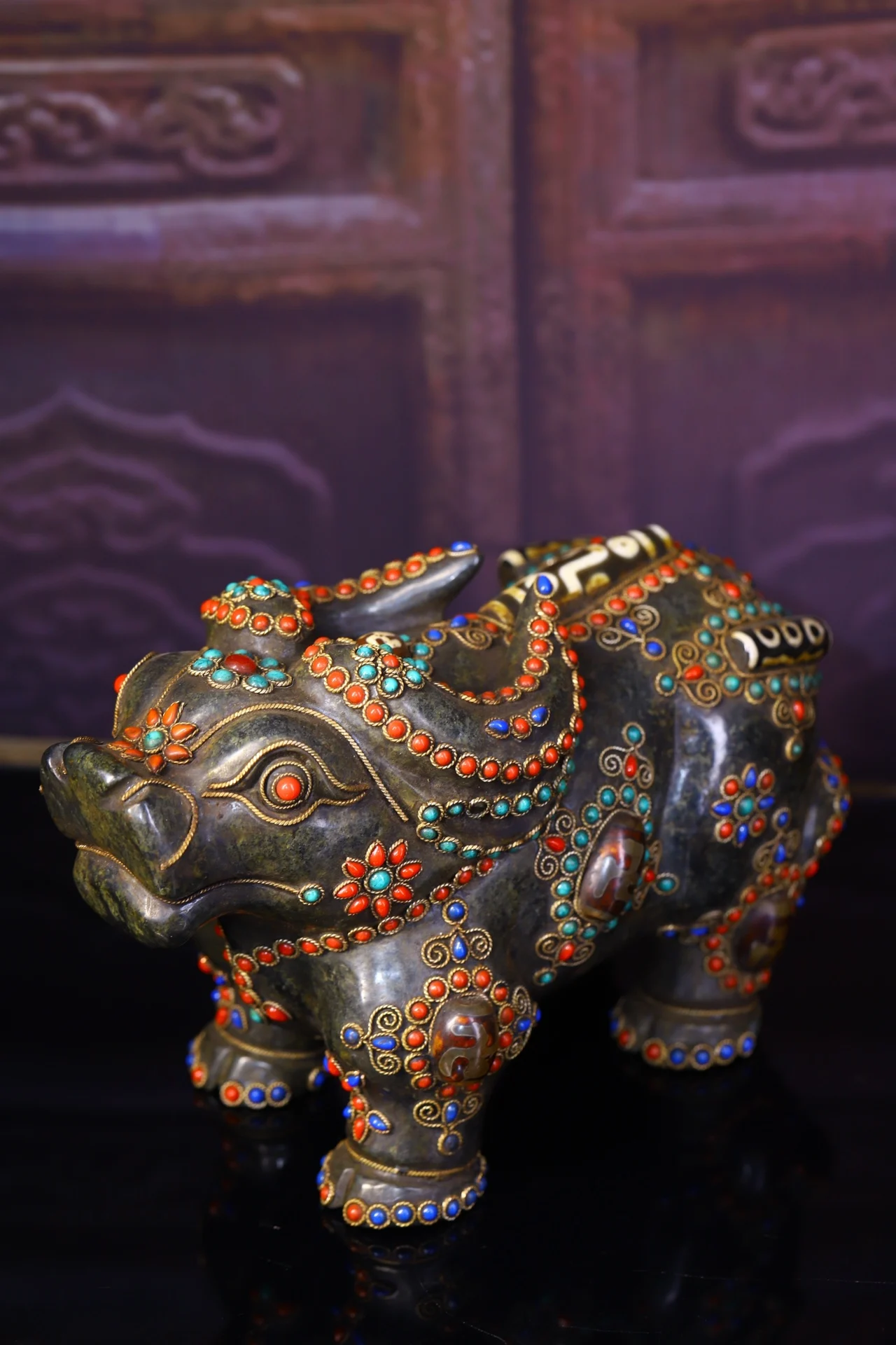 

8"Tibetan Temple Collection Old Natural Meteorite Filigree mosaic Gem Dzi Bead Cow statue Bull market Wall Street Bull Bullish