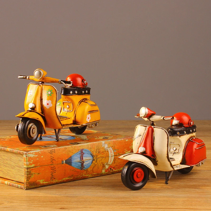  Nostalgic Iron Vintage Mini Scooter Model Pedal Motorcycle Crafts Desk Home Decoration Accessories 