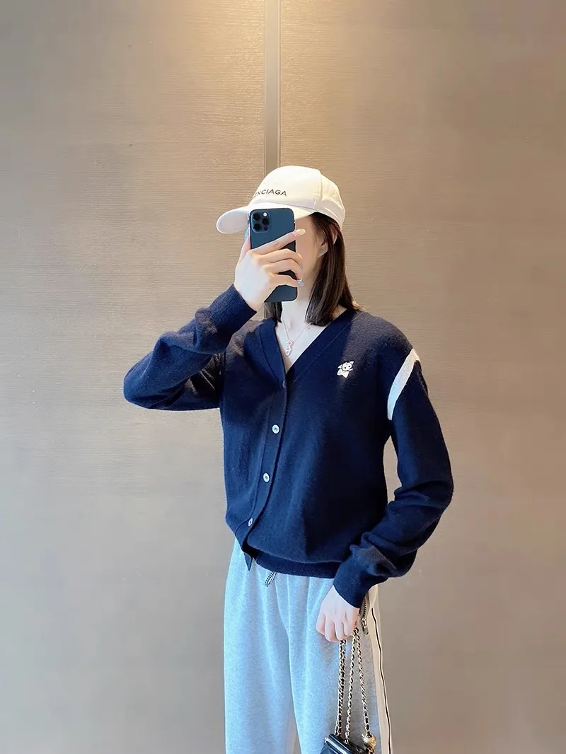 가을 겨울 작은 비행 코끼리 자수, V 넥 울 뜨개질 카디건, 여성 티베트 블루 스웨터 코트, 루즈 코트 온도 