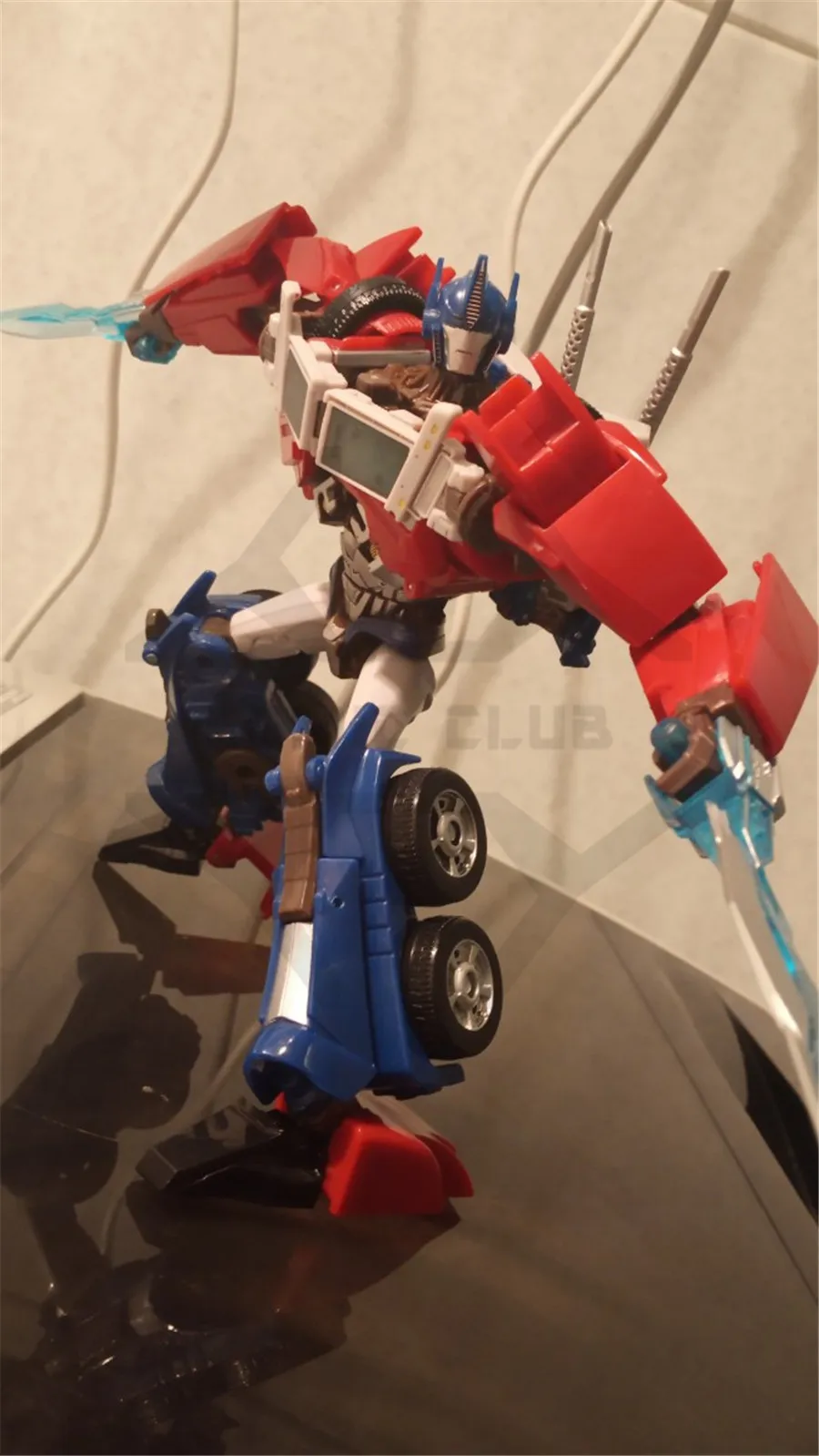 Clube de Quadrinhos em Estoque Figura de Ação Brinquedos Transformação Robô Apc Tfp op 9 Clube de quadrinhos em estoque apc brinquedos