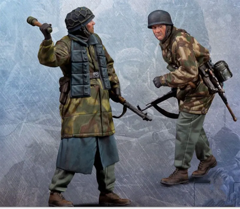 

1/35 Scale German Throwing Bomb 2 Soldiers Miniatures Modelling Unpainted DIY Assembling Static Figure Resin Model Kits