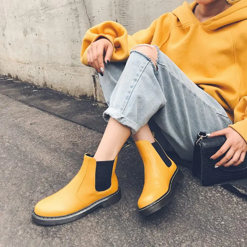 ZVQ/красивые женские Ботинки martin; зимние плюшевые желтые ботильоны из натуральной коровьей кожи; модная женская обувь на плоской подошве; Брендовая обувь в стиле панк - Цвет: yellow