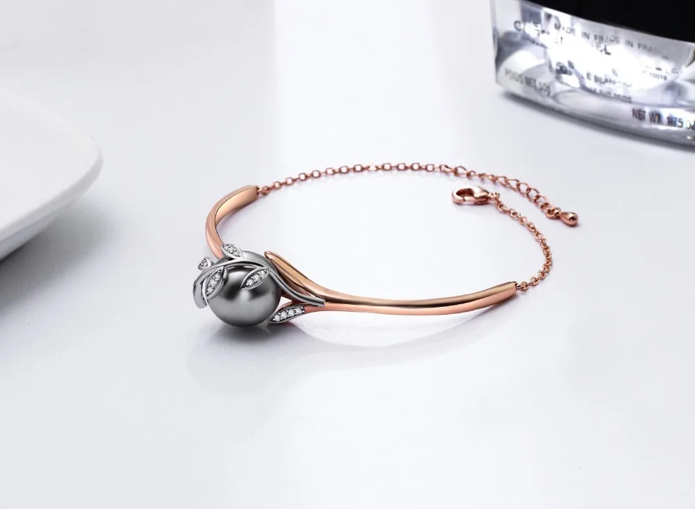 bangle with pearl (1)