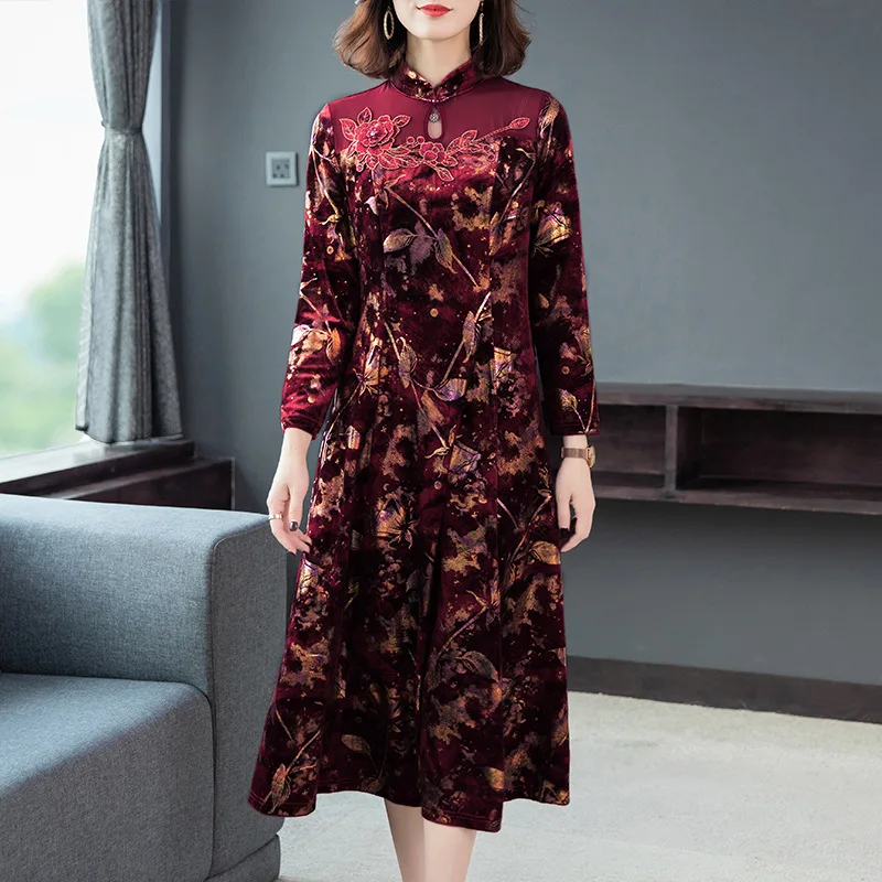 

Red Cheongsam Stand Collar Keyhole Patchwork Velvet Dress For Women Autumn Winter Floral Jacquard Vintage Midi Elegant Dress 4XL