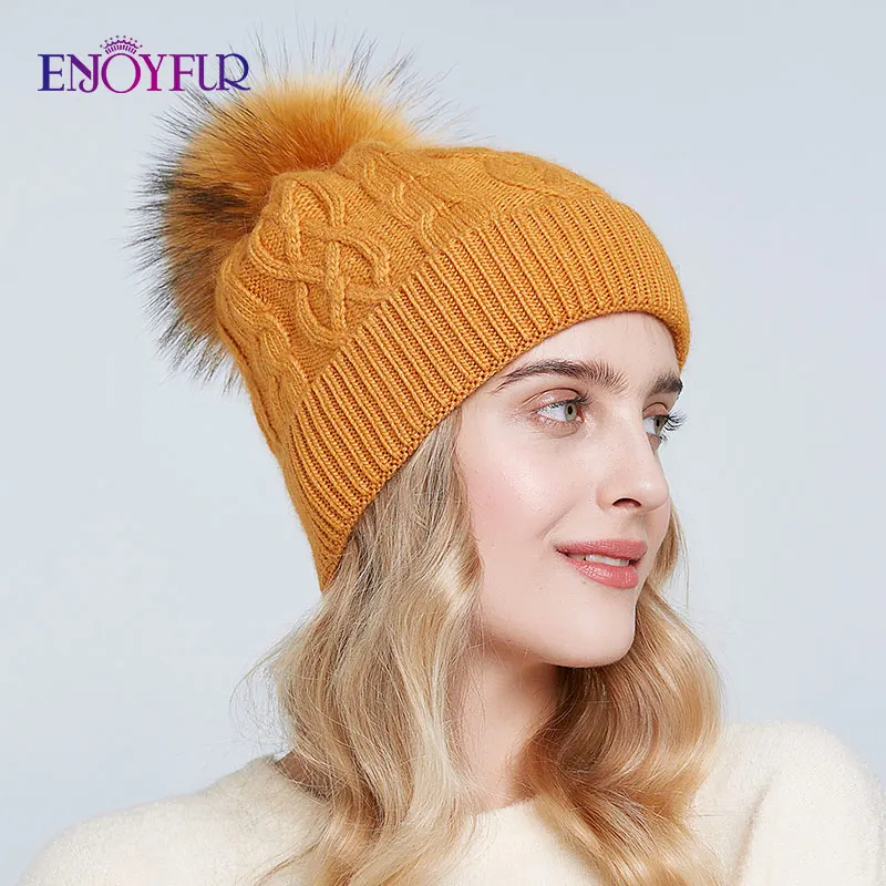 ENJOYFUR женская шапка с настоящим помпон из меха енота женские шапки для девочек вязаные теплые осенние вязаные шапки модные бейсболки