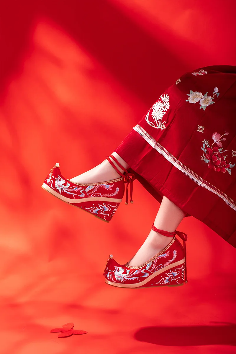 Chinese Embroidered Phoenix Flower Cloth Shoes Ancient Wedding